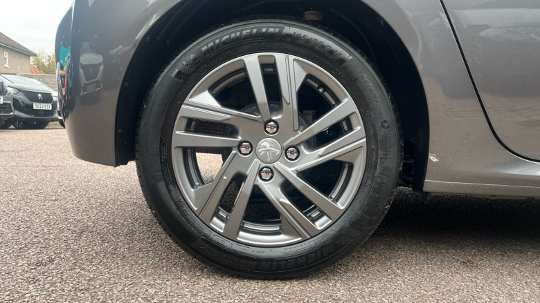 Peugeot 208 1.2 PureTech Active Premium 5dr Petrol Hatchback